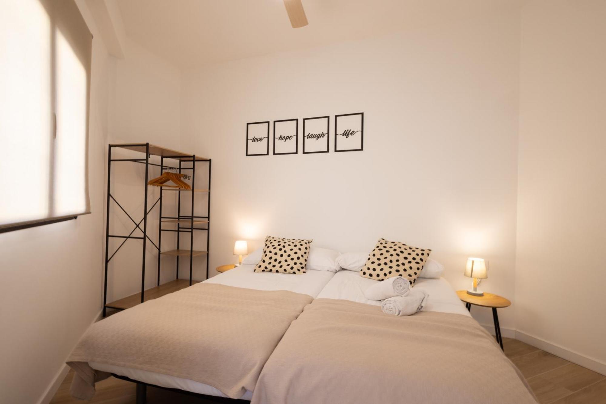 Cruz Cubierta Apartments Валенсия Экстерьер фото